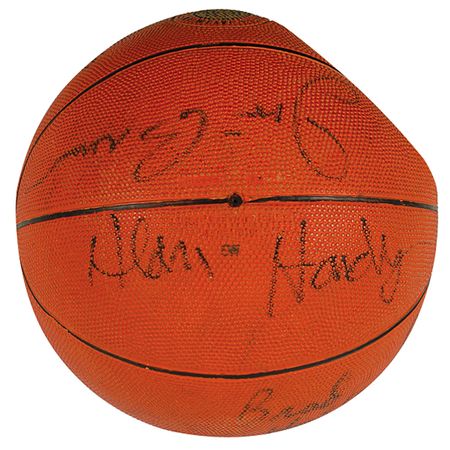 Lot #1527 Los Angeles Lakers - Image 1