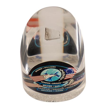 Lot #664 STS-51D Space Shuttle Discovery - Image 1