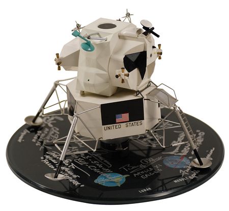 Lot #235 Apollo Astronauts - Image 1