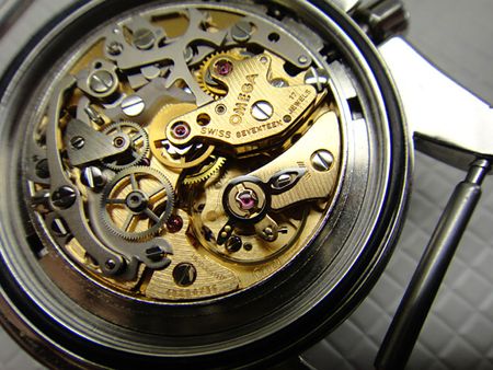 Lot #99 Omega Speedmaster Wristwatch and Glove - Image 8