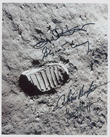 Lot #639 NASA Flight Controllers Signed Photographs - Image 1