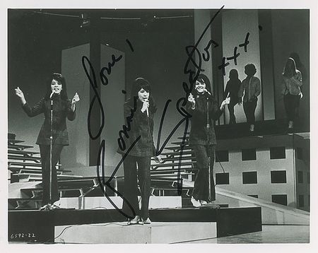 Lot #1175 Ronnie Spector Group Lot - Image 3