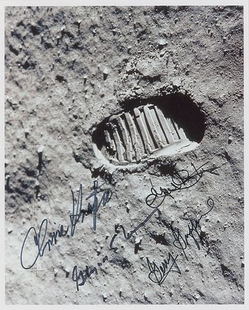 Lot #625 NASA Flight Controllers Signed Photographs - Image 2