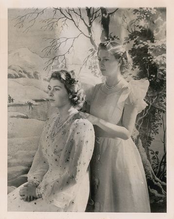 Lot #512 Queen Elizabeth II - Image 2
