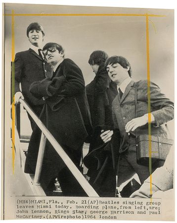 Lot #559 Beatles - Image 2