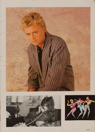 Lot #926 Queen: In 1986, Queen signs in person on their final tour - Image 1