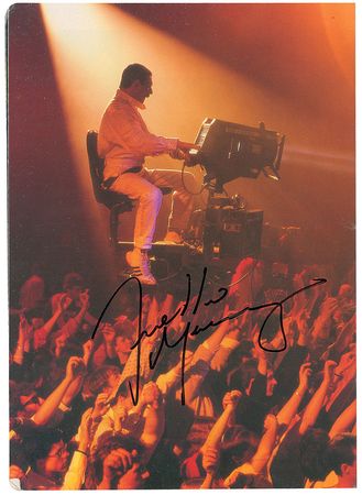 Lot #926 Queen: In 1986, Queen signs in person on their final tour - Image 4