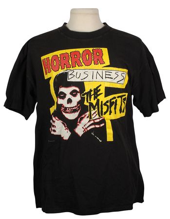 Lot #322 Joey Ramone - Image 1