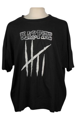 Lot #334 Joey Ramone - Image 1