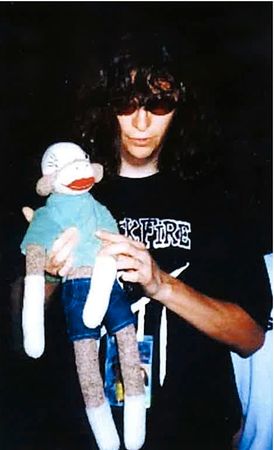Lot #334 Joey Ramone - Image 2
