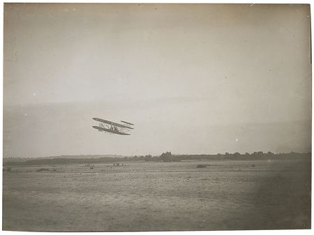 Lot #737 Wilbur Wright: Beautiful vintage signed photo of the Wright Flyer during a record-breaking 1908 flight at Camp d?Auvours - Image 1
