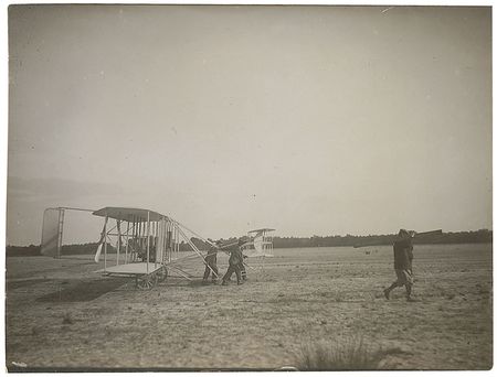 Lot #737 Wilbur Wright: Beautiful vintage signed photo of the Wright Flyer during a record-breaking 1908 flight at Camp d?Auvours - Image 2