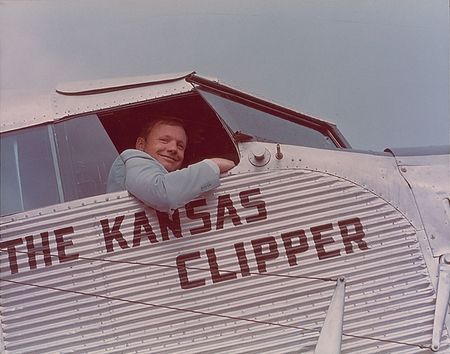 Lot #651 Neil Armstrong: One hundred dollar bill from the first man on the moon, with amazing provenance including original photos of Armstrong in the cockpit of the plane that started him in aviation - Image 3