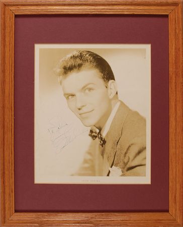 Lot #994 Frank Sinatra: Desirable vintage portrait of ‘Ol’ Blue Eyes’ - Image 1