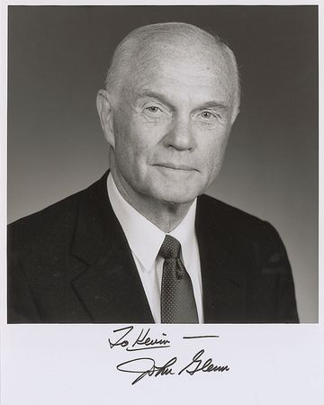 Lot #690 John Glenn: Glenn sends thanks for a “book of Bible verses containing an inscription by my father” - Image 1