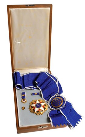 Lot #195 Ellsworth Bunker: The diplomatic years of Ellsworth Bunker,featuring his second Presidental Medal ofFreedom and the Saigon Embassy ceasefire flag - Image 6