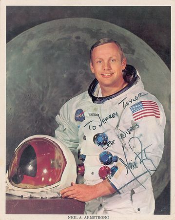 Lot #439 Mikhail Gorbachev Signed Photograph - Image 1