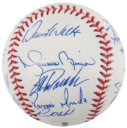 Lot #1567 NY Yankees: Team-signed 2002 Yankees ball full of future Hall of Famers - Image 1