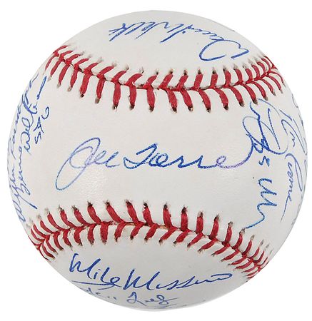 Lot #1567 NY Yankees: Team-signed 2002 Yankees ball full of future Hall of Famers - Image 5