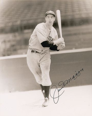 Lot #1470 Joe DiMaggio Signed Photographs - Image 1