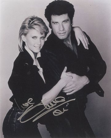 Lot #1021 Olivia Newton-John Signed Photographs - Image 2