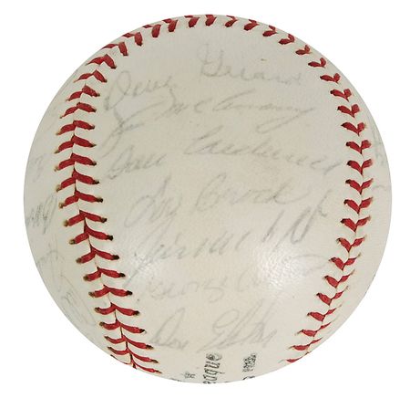 Lot #1384 Chicago Cubs: Scarce 1962 Cubs team-signed baseball, including Hubbs and four Hall of Famers - Image 5