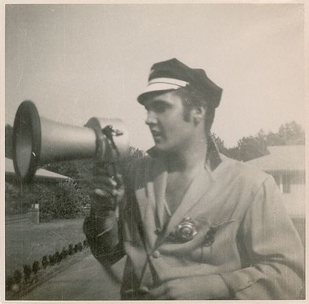 Lot #841 Elvis Presley: Unique candid photos of a young Elvis outside his Audubon Drive home - Image 4
