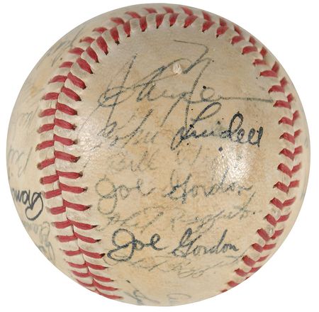 Lot #1497 NY Yankees Baseball - Image 1