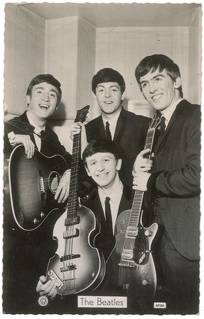 Lot #816 Beatles: Lennon and Harrison: Early promo card from George and John - Image 2
