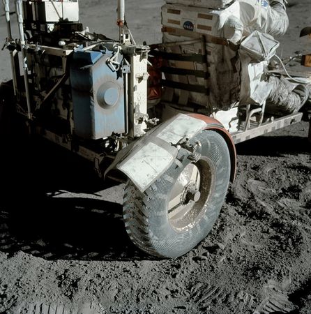 Lot #681  Lunar Traverse Gravimeter - Image 7
