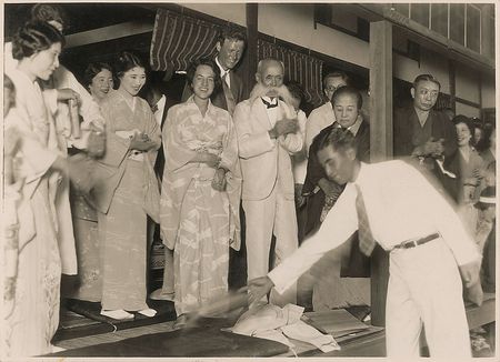 Lot #432 Charles and Anne Lindbergh: A visit to Tokyo while scouting the great circle course - Image 2