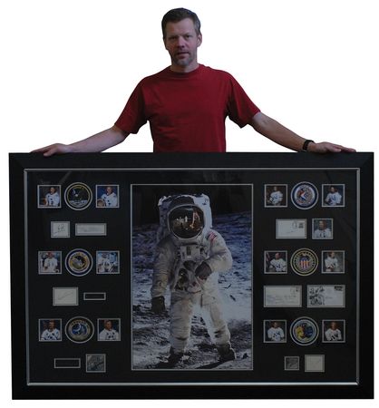 Lot #436 Moonwalkers: Impressively displayed complete collection of moonwalkers - Image 8