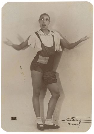Lot #1600 Josephine Baker Signed Photograph - Image 2