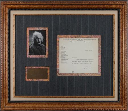 Lot #143 Albert Einstein: After war, Einstein accepts a donation on behalf of peace - Image 1