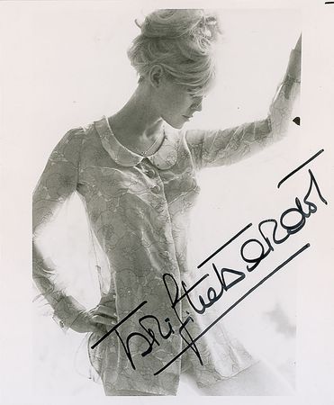 Lot #1082 Brigitte Bardot Signed Photographs - Image 1