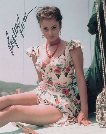 Lot #1232 Sophia Loren Signed Photographs - Image 1