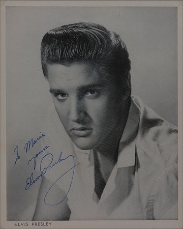 Lot #724 Elvis Presley: Essentially flawless 1956 fan club–issued portrait - Image 2