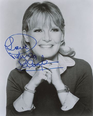 Lot #1044 Petula Clark Signed Photographs - Image 1
