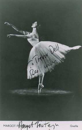 Lot #1407 Margot Fonteyn Signed Photograph - Image 1