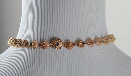 Lot #1286 Marlon Brando: Stunning 14-karat gold and sapphire necklace and earrings given to his first wife - Image 2