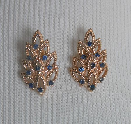 Lot #1286 Marlon Brando: Stunning 14-karat gold and sapphire necklace and earrings given to his first wife - Image 4