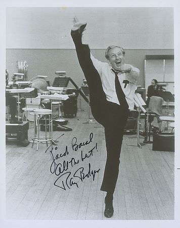 Lot #1491 Wizard of Oz: Ray Bolger Signed Photograph - Image 2