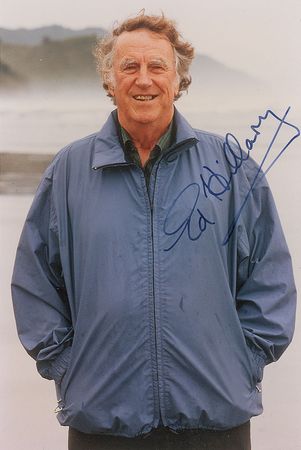 Lot #366 Edmund Hillary: “Mallory was the original inspiration of Everest climbing and I rather hope his body will be left in peace” - Image 1
