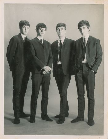 Lot #5 Beatles - Image 2