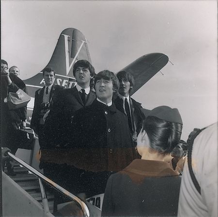 Lot #26 Beatles - Image 3