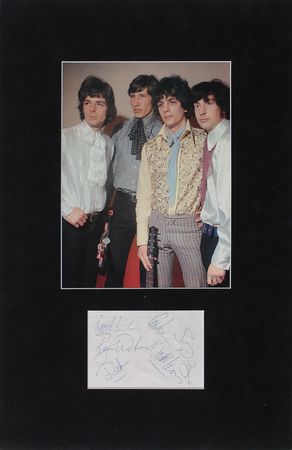 Lot #220 Pink Floyd - Image 1