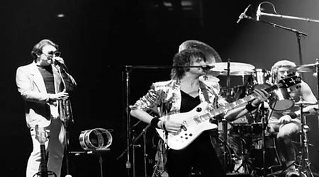 Lot #581 YES: Chris Squire - Image 4