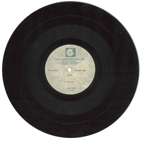 Lot #628 KISS: Crazy Crazy Nights / No No No - Image 2