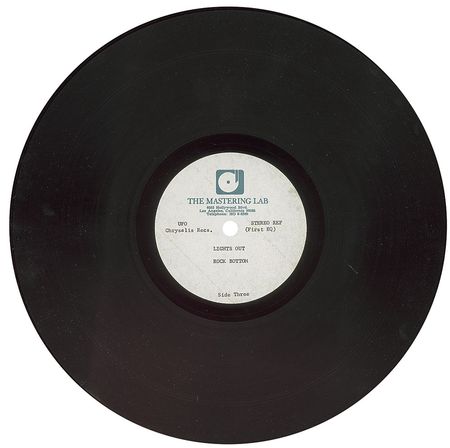 Lot #642 UFO: Strangers in the Night - Image 3