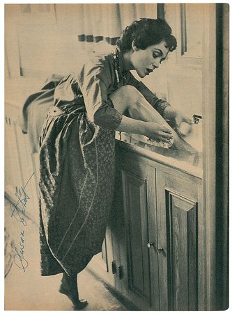 Lot #1125 Hollywood Dream Girls: Stars add their names to the first issue of Hollywood Dream Girls - Image 1